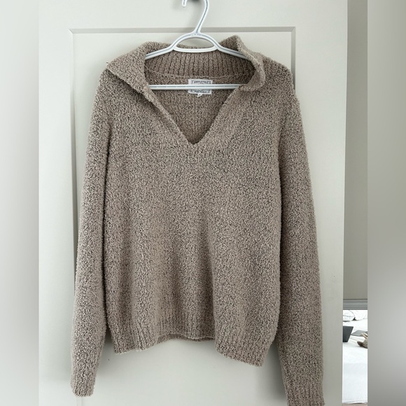 Sweater - Size L - Picture 1 of 6